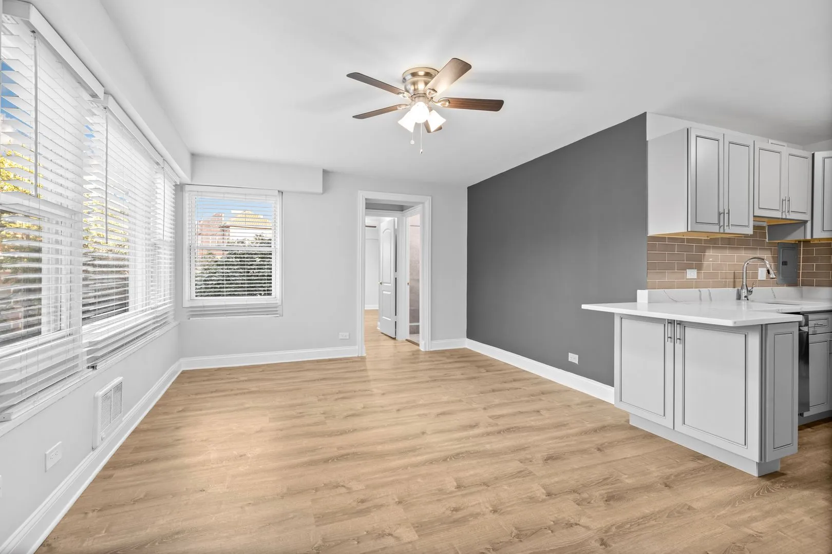 7710 N Sheridan Rd, ,  60626, USA 60626-unit#302-Chicago-IL