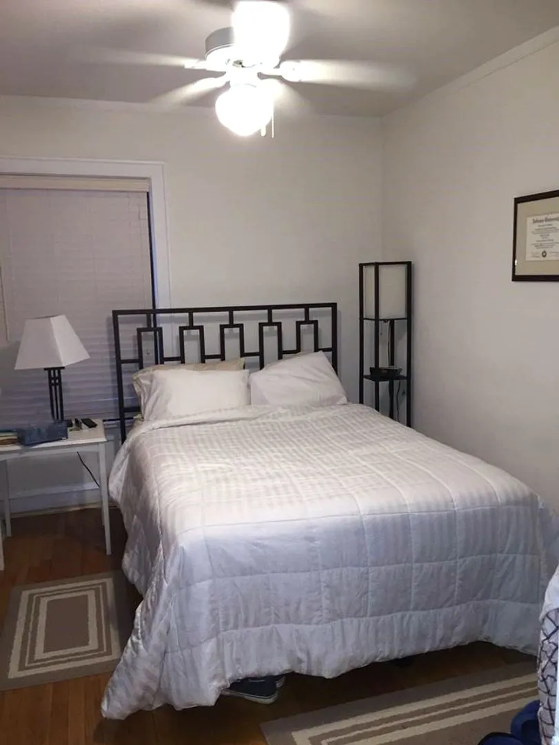 927 W Oakdale Ave, , 60657, USA 60657-unit#1H-Chicago-IL