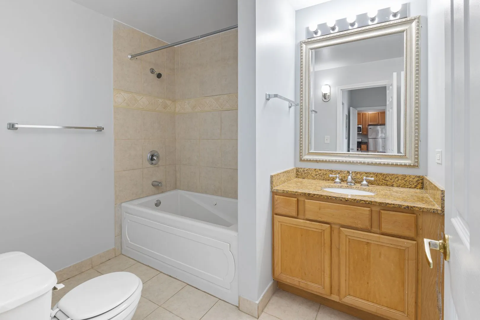 2451 W Howard St, ,  60645, USA 60645-unit#406-Chicago-IL