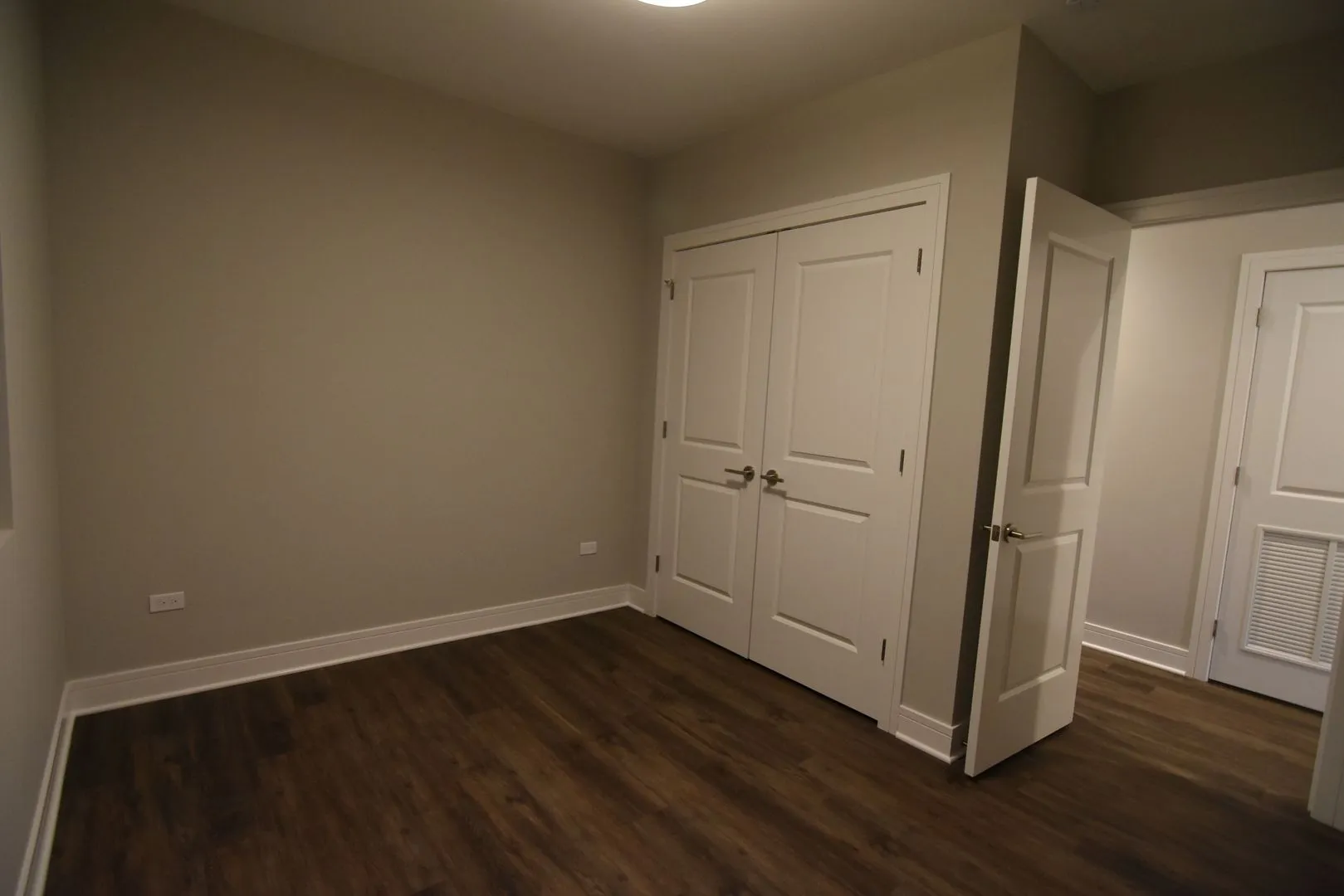 927 W Irving Park Rd, ,  60613, USA 60613-unit#927-101-Chicago-IL