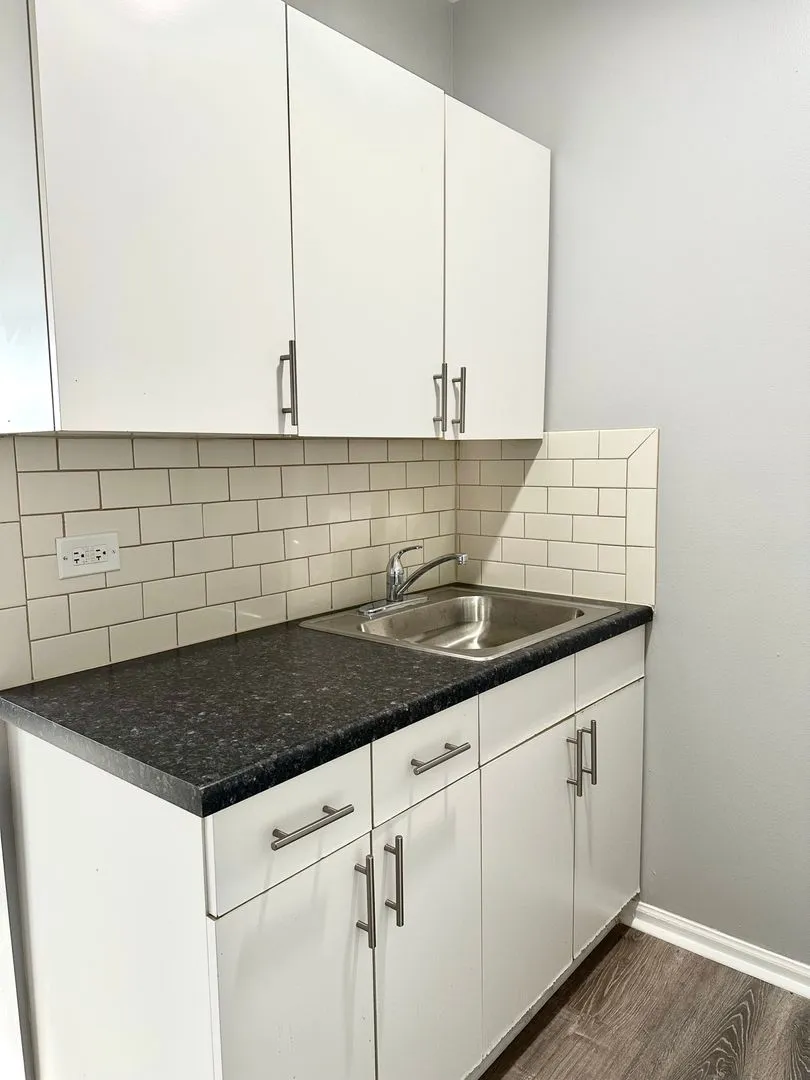 4031 N Kenmore Ave, ,  60613, USA 60613-unit#.407-Chicago-IL