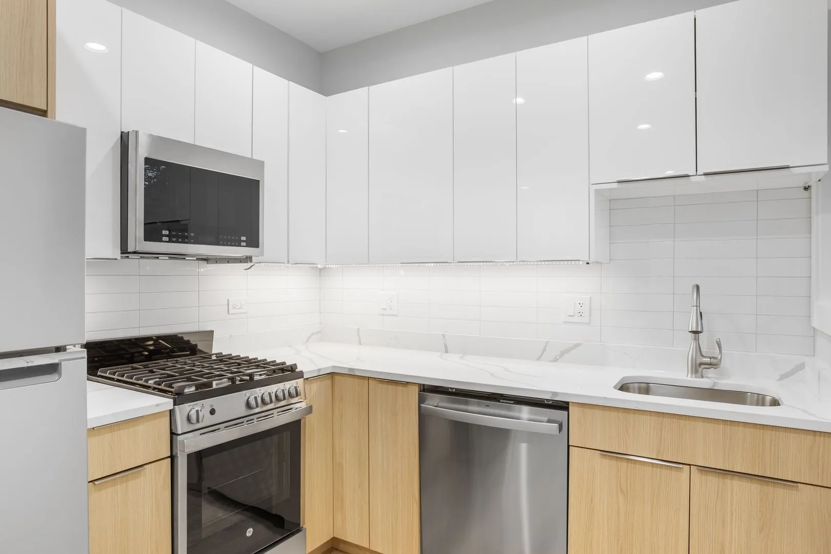 1239 W Morse Ave, , 60626, USA 60626-unit#2-Chicago-IL