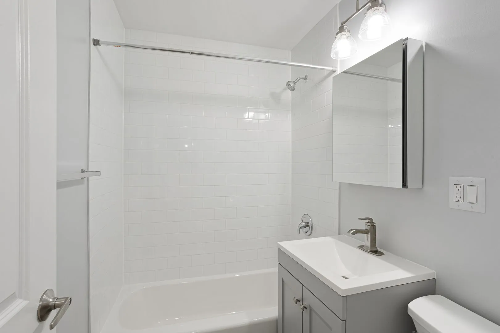 6029 N Winthrop Ave, , 60660, USA 60660-unit#401-Chicago-IL