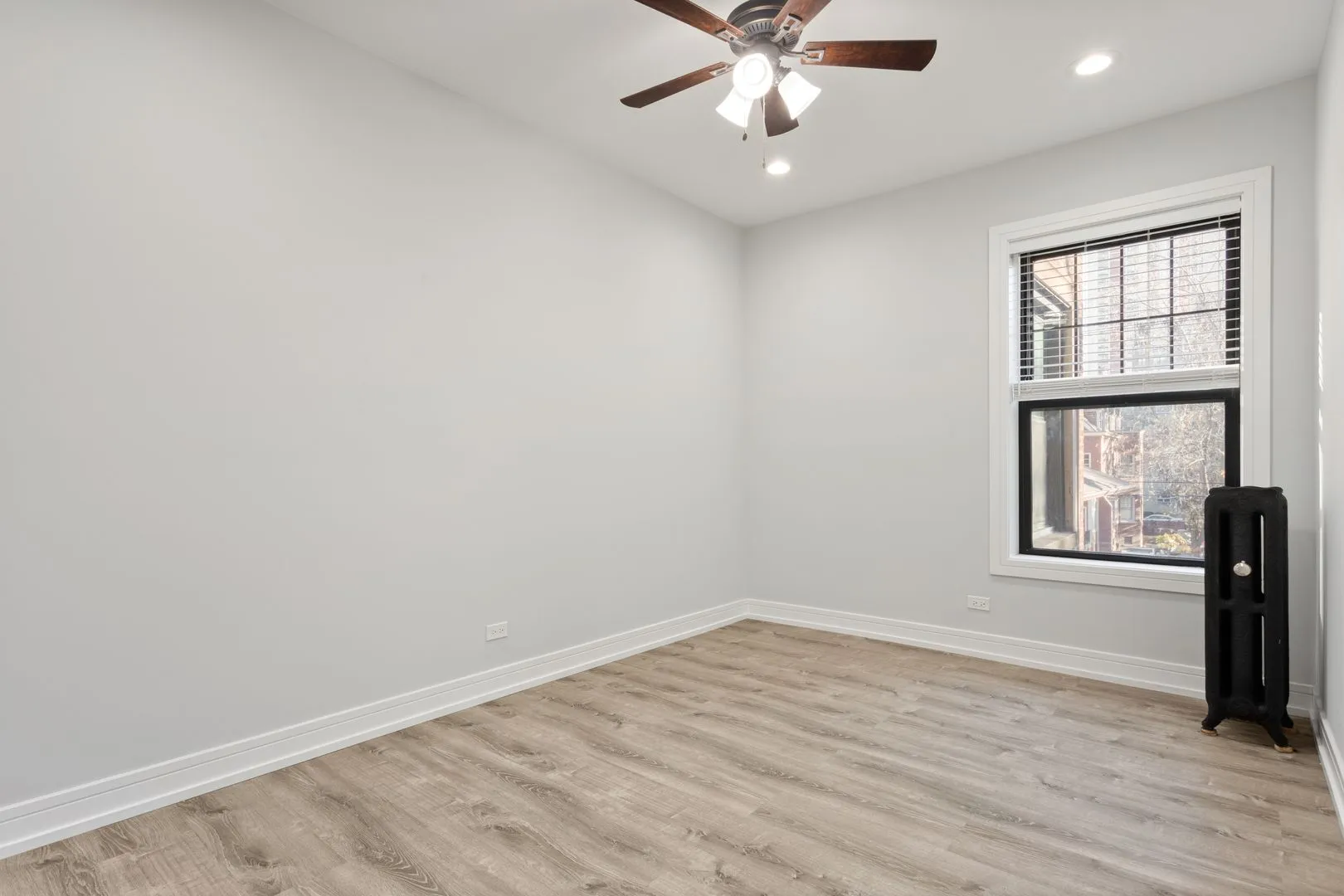 1062 W Glenlake Ave 2nd floor, , 60660, USA 60660-Chicago-IL