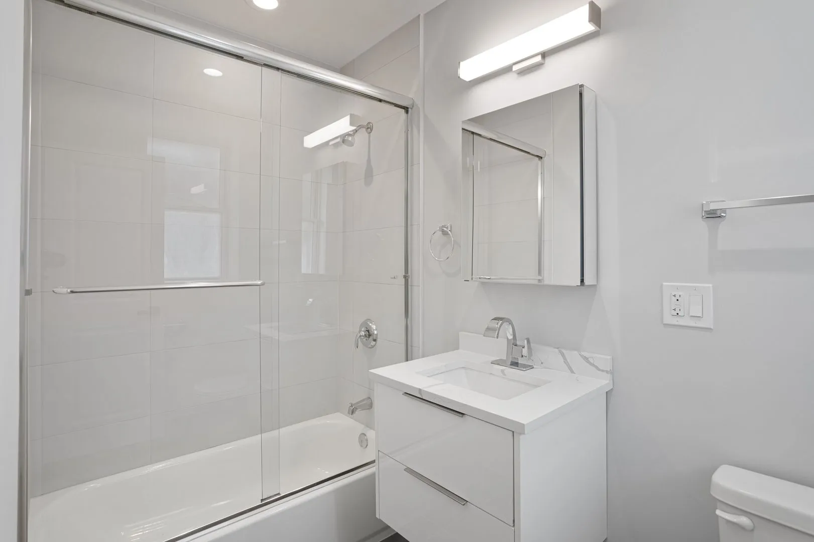 7417 N Clark St, ,  60626, USA 60626-unit#2-Chicago-IL