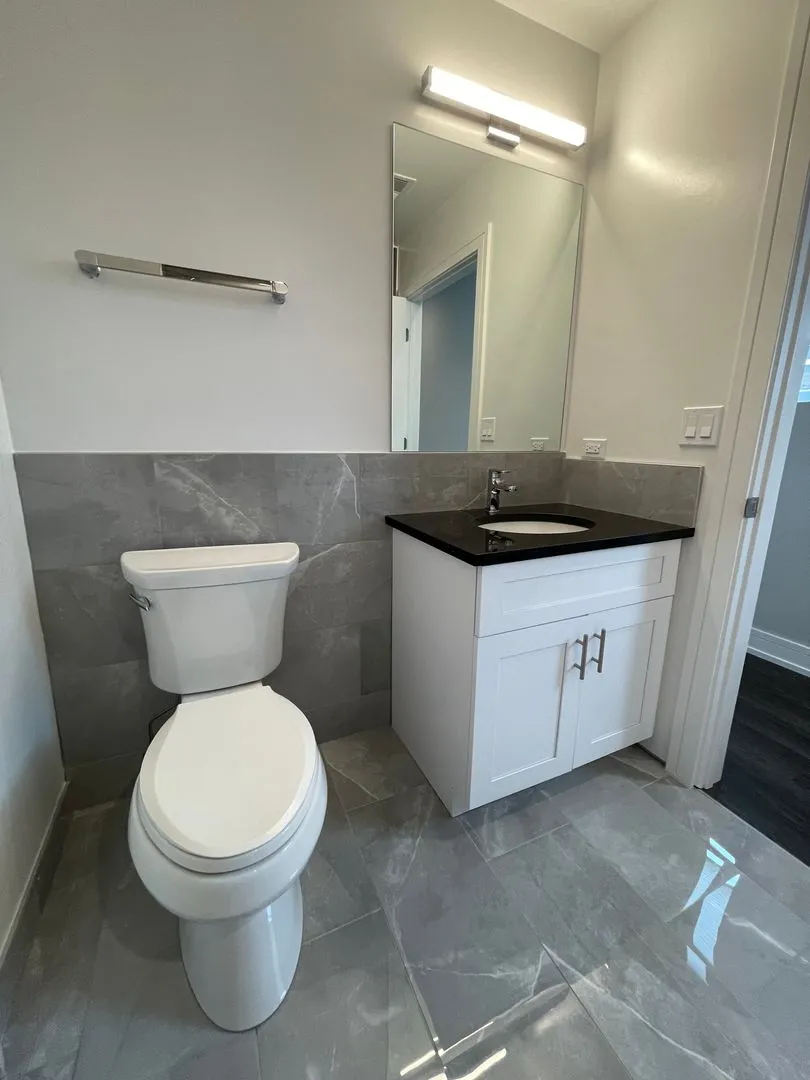 1730 W Greenleaf Ave, ,  60626, USA 60626-unit#1730-204-Chicago-IL