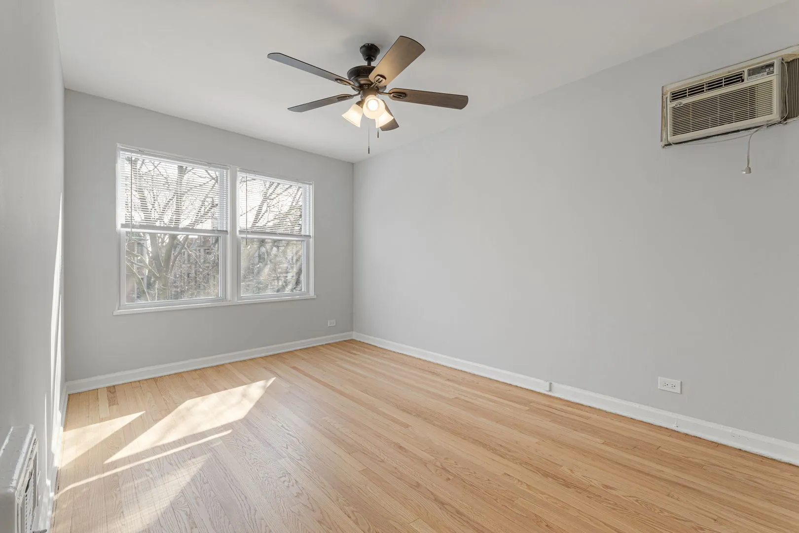 7638 N Eastlake Terrace, ,  60626, USA 60626-unit#2E-Chicago-IL