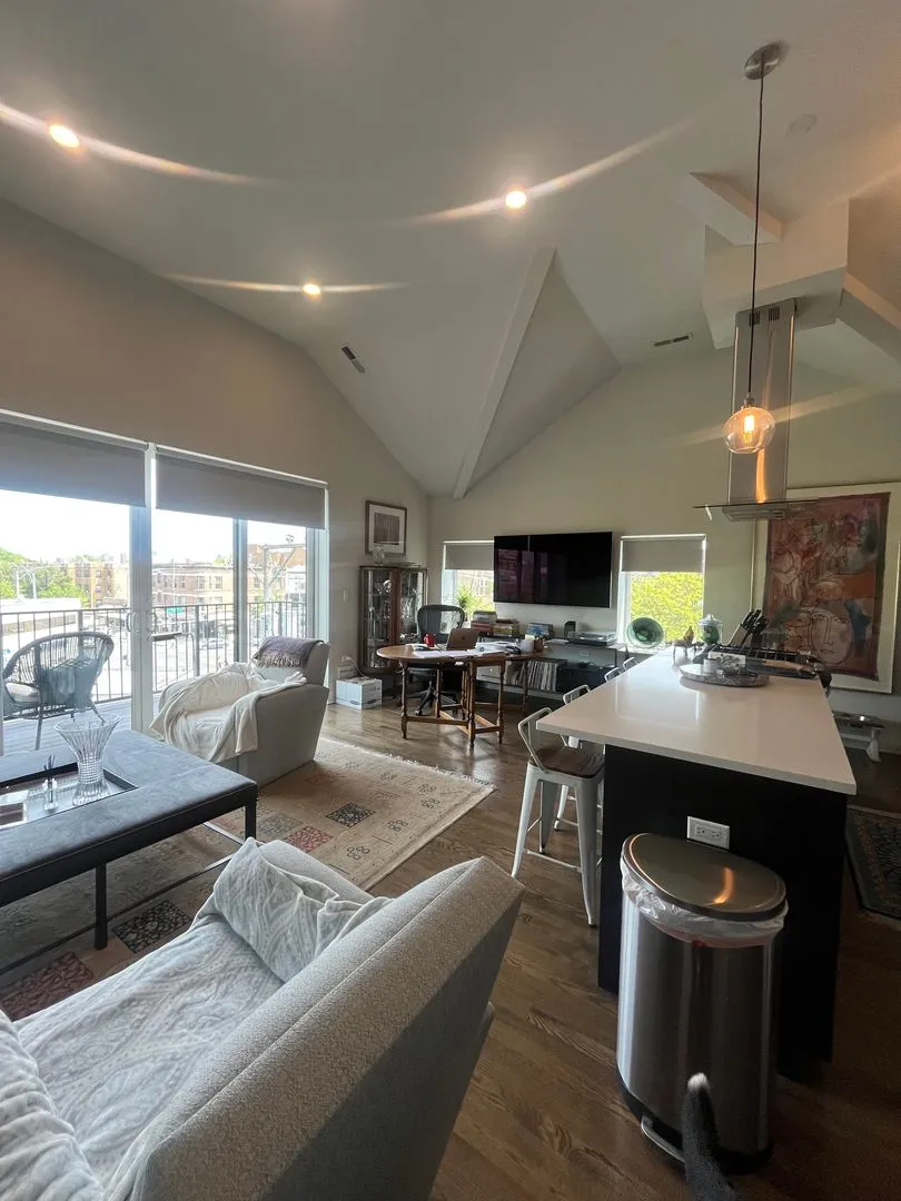 1418 W Addison St, , 60613, USA 60613-unit#401-Chicago-IL