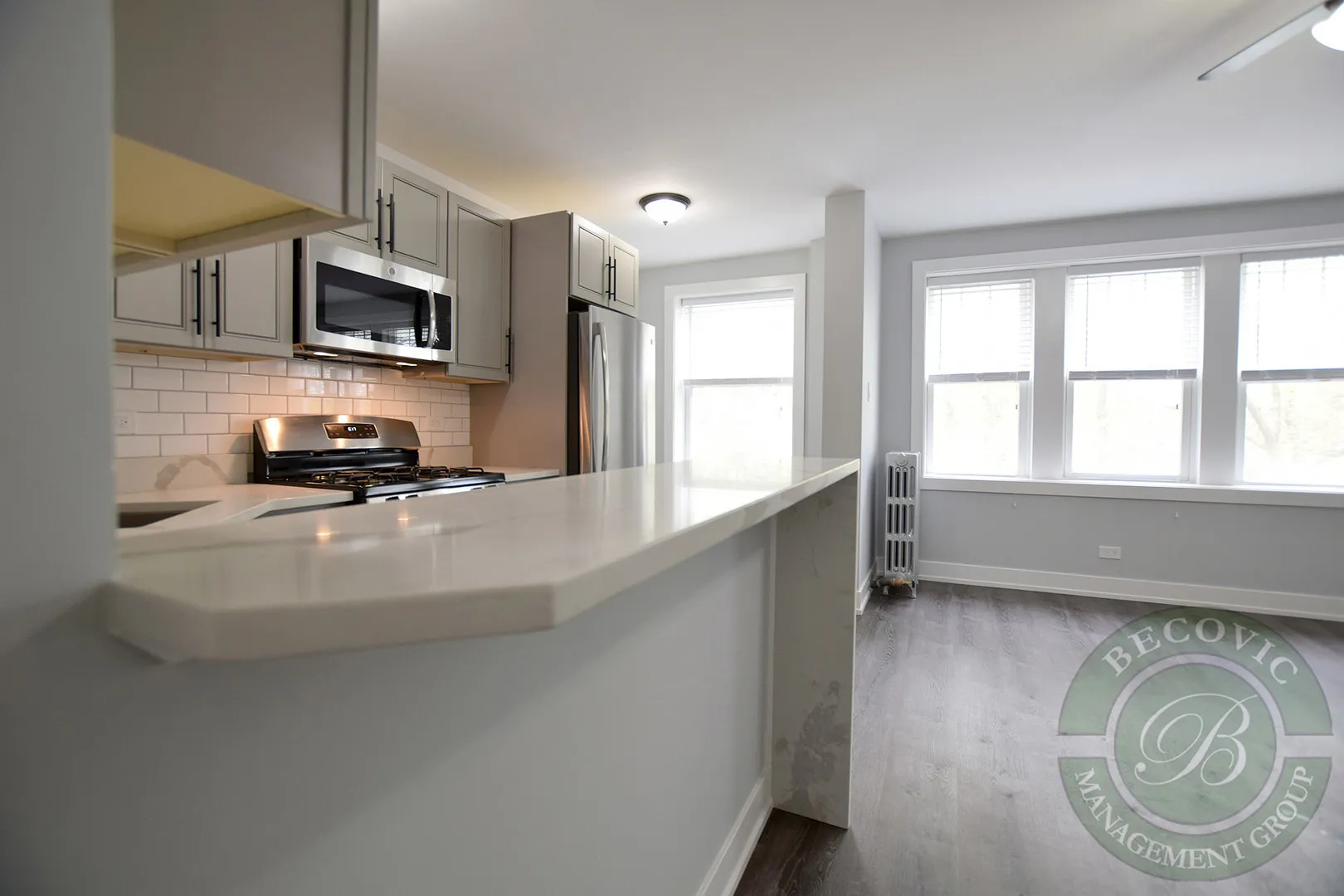 1521 W Sherwin Ave, , 60626, USA 60626-unit#402-Chicago-IL