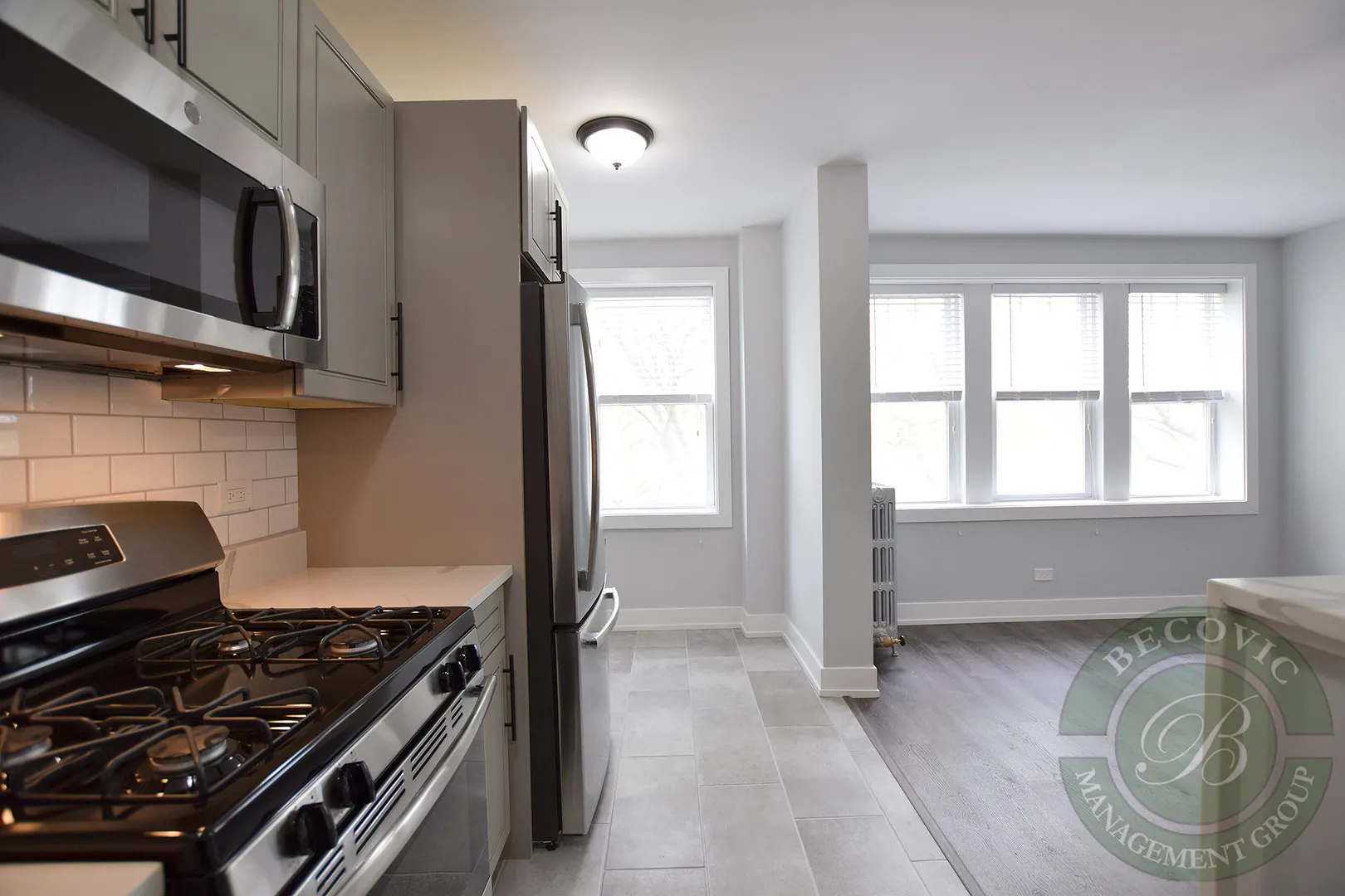 1521 W Sherwin Ave, , 60626, USA 60626-unit#402-Chicago-IL