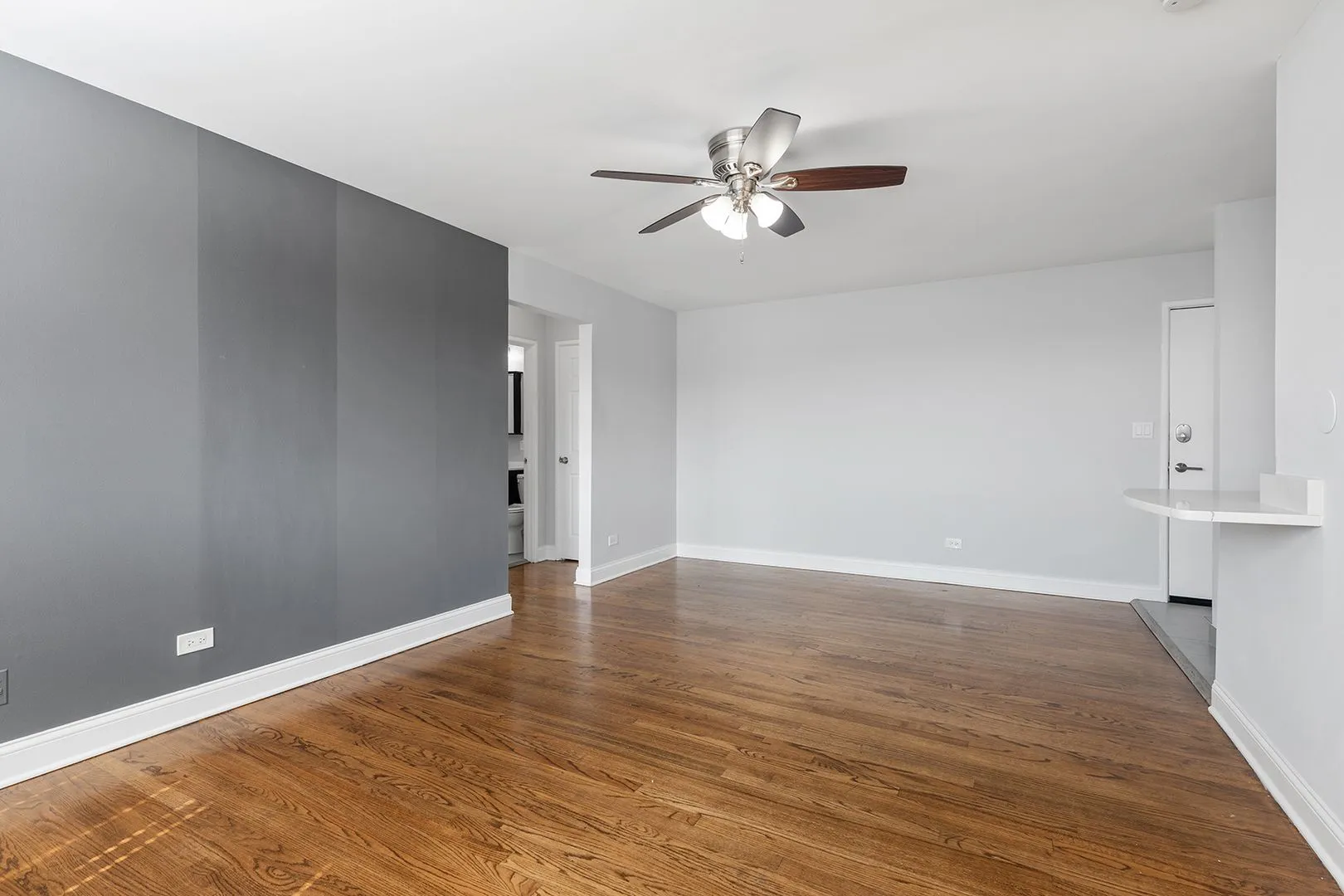 6826 N Ridge Blvd, ,  60645, USA 60645-unit#402-Chicago-IL