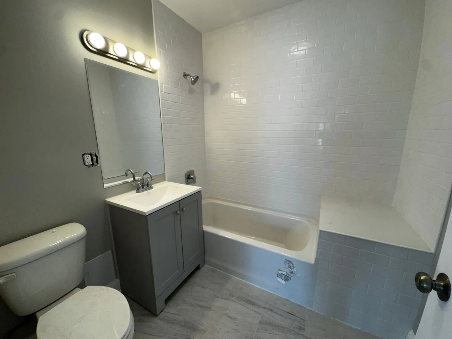 4906 N St Louis Ave, ,  60625, USA 60625-unit#2E-Chicago-IL