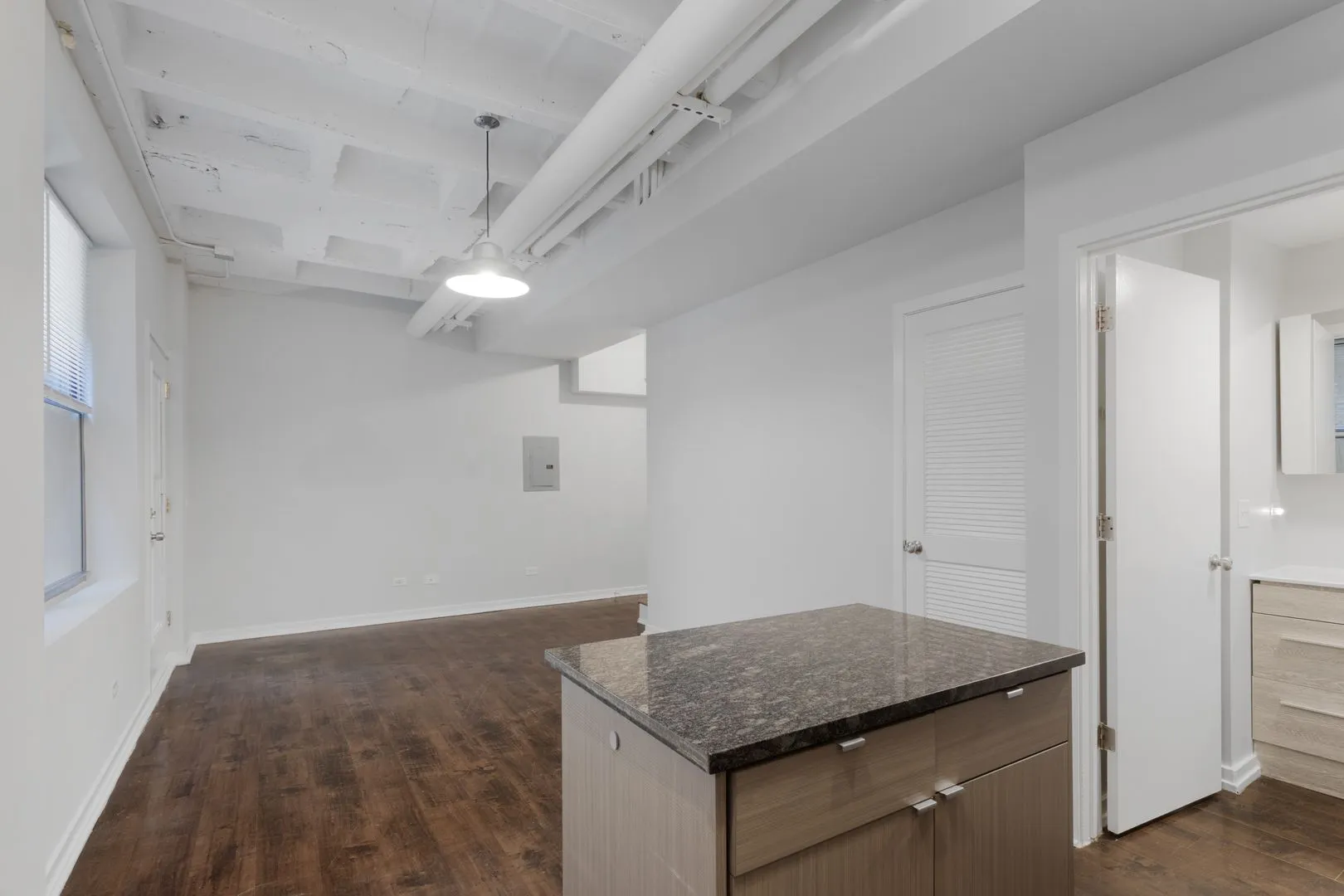5718 N Winthrop Ave, ,  60660, USA 60660-unit#104-Chicago-IL