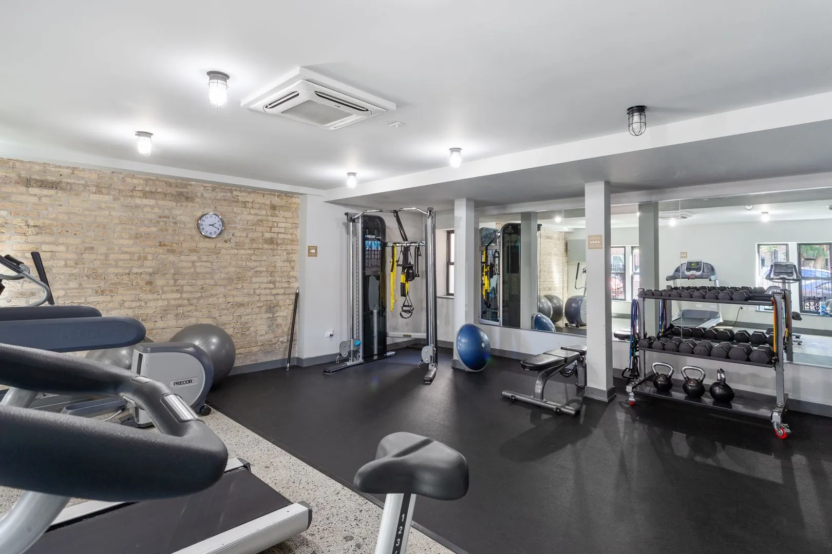 6019 N Winthrop Ave, ,  60660, USA 60660-unit#206-Chicago-IL