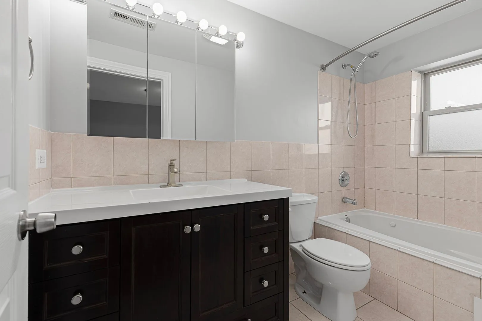 7367 N Ashland Ave, ,  60626, USA 60626-unit#3-Chicago-IL