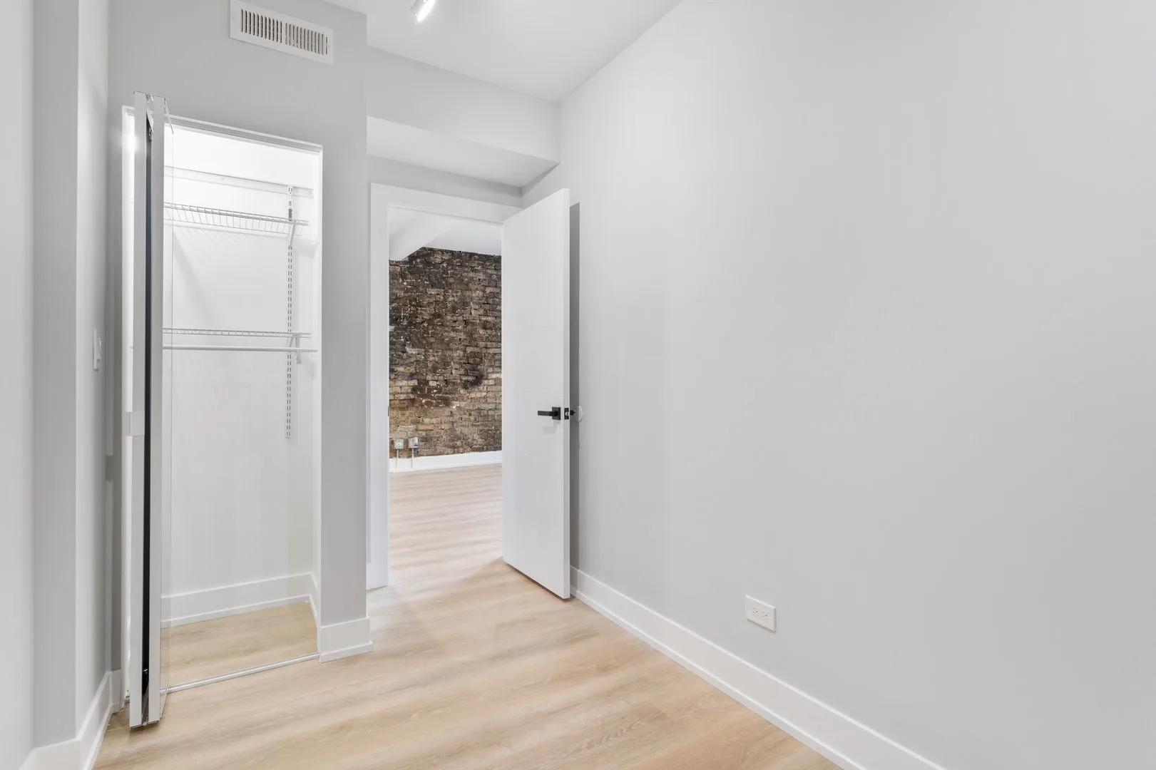 1554 W Juneway Terrace, ,  60626, USA 60626-unit#3R-Chicago-IL