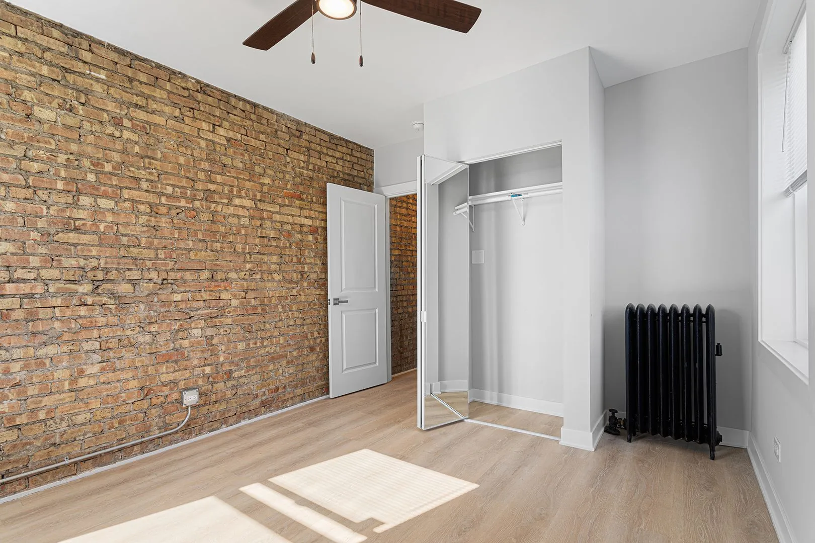 7387 N Damen Ave, ,  60645, USA 60645-unit#2E-Chicago-IL