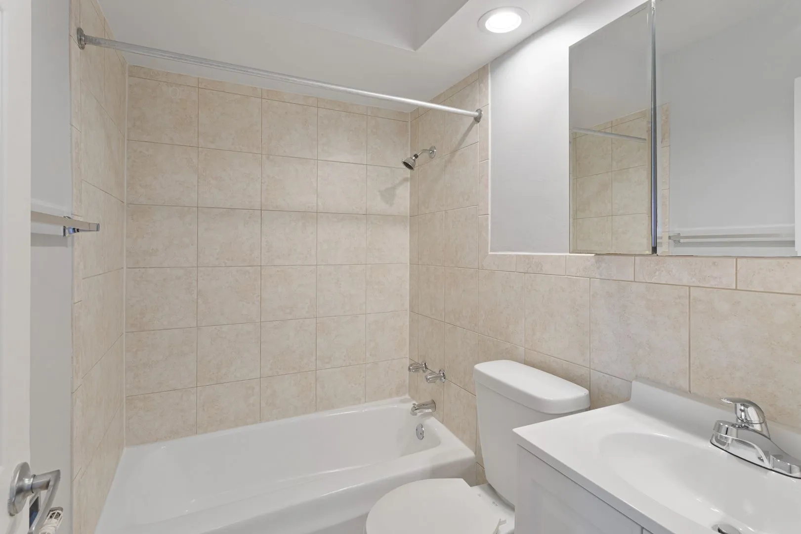 6758 N Sheridan Rd, ,  60626, USA 60626-unit#545-Chicago-IL