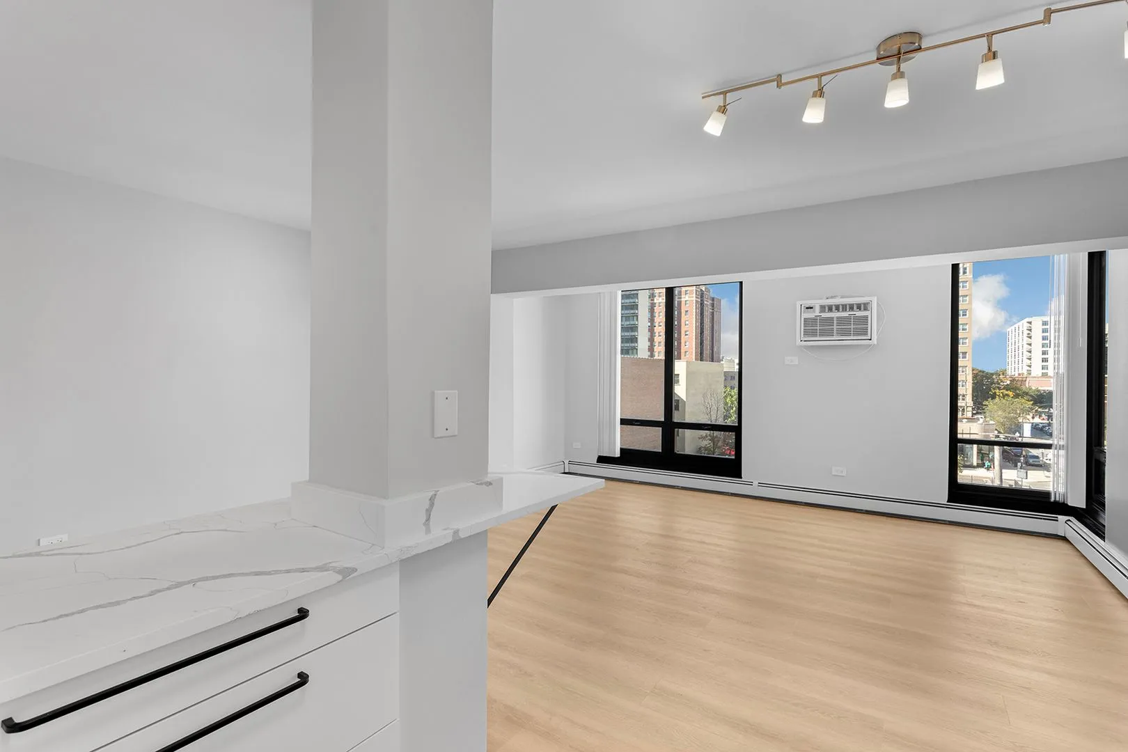 6166 N Sheridan Rd, ,  60660, USA 60660-unit#4B-Chicago-IL