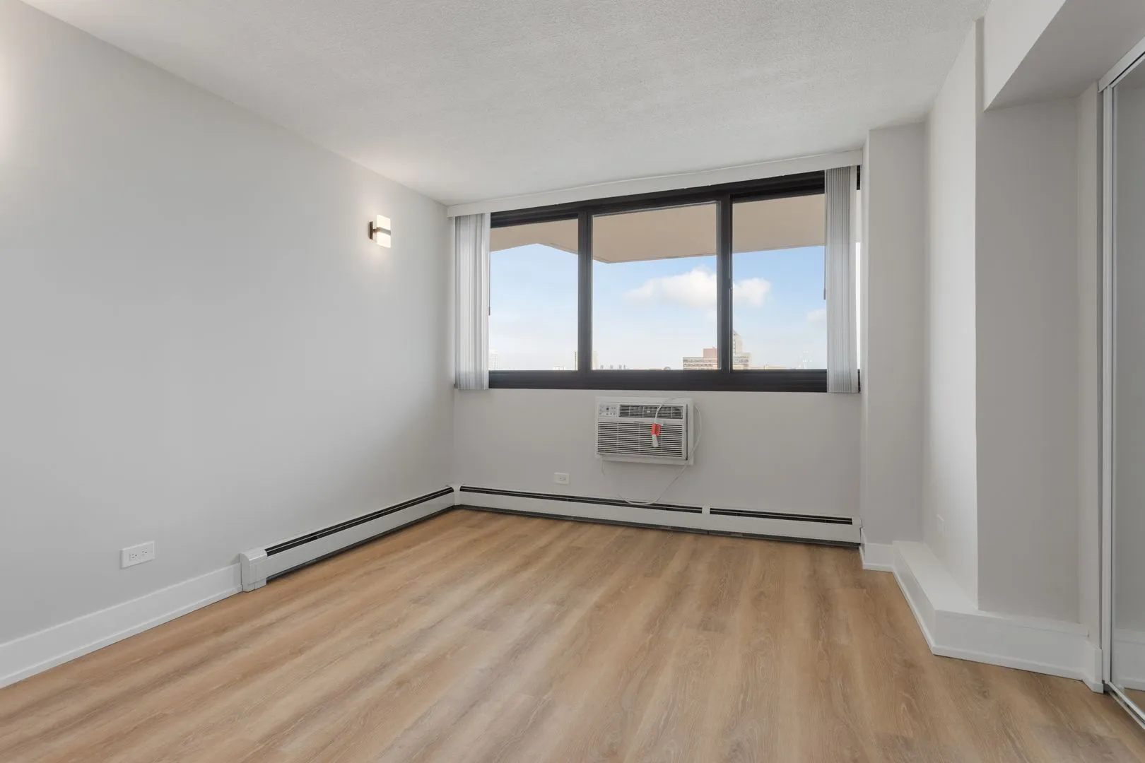 6166 N Sheridan Rd, ,  60660, USA 60660-unit#8C-Chicago-IL