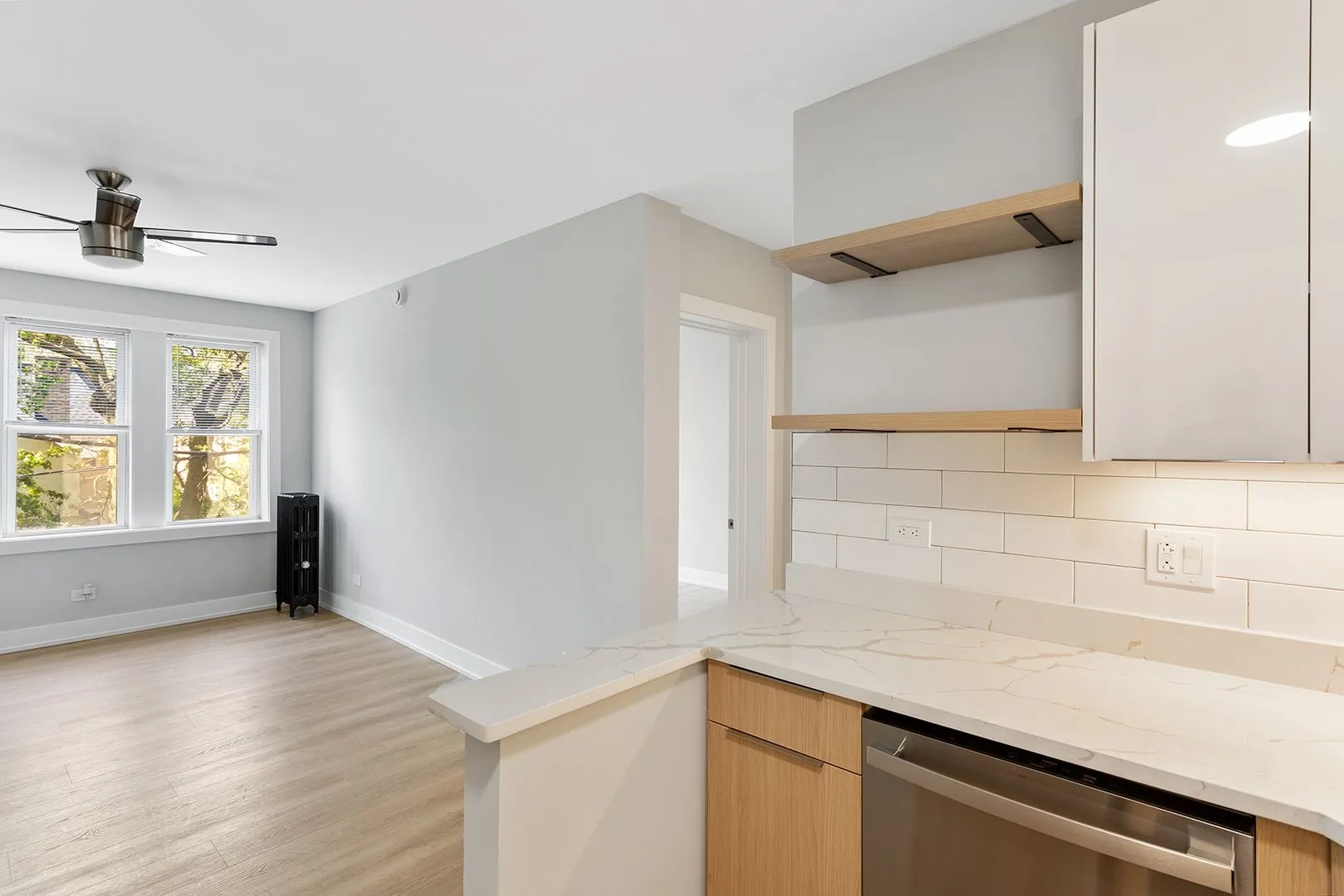1521 W Sherwin Ave, , 60626, USA 60626-unit#307-Chicago-IL