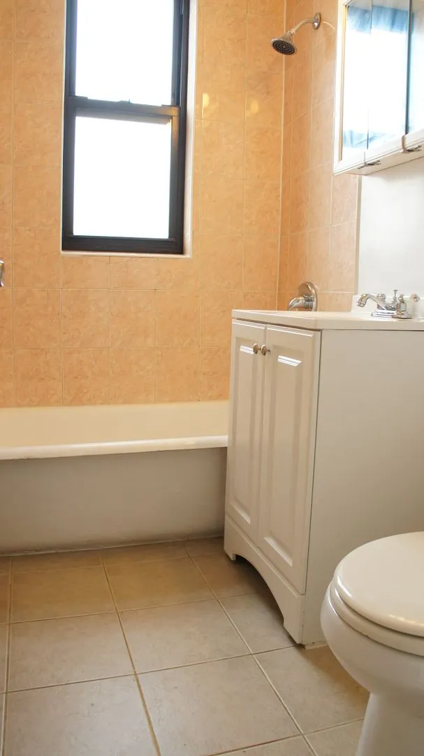 2704 N Sawyer Ave, , 60647, USA 60647-unit#301-Chicago-IL