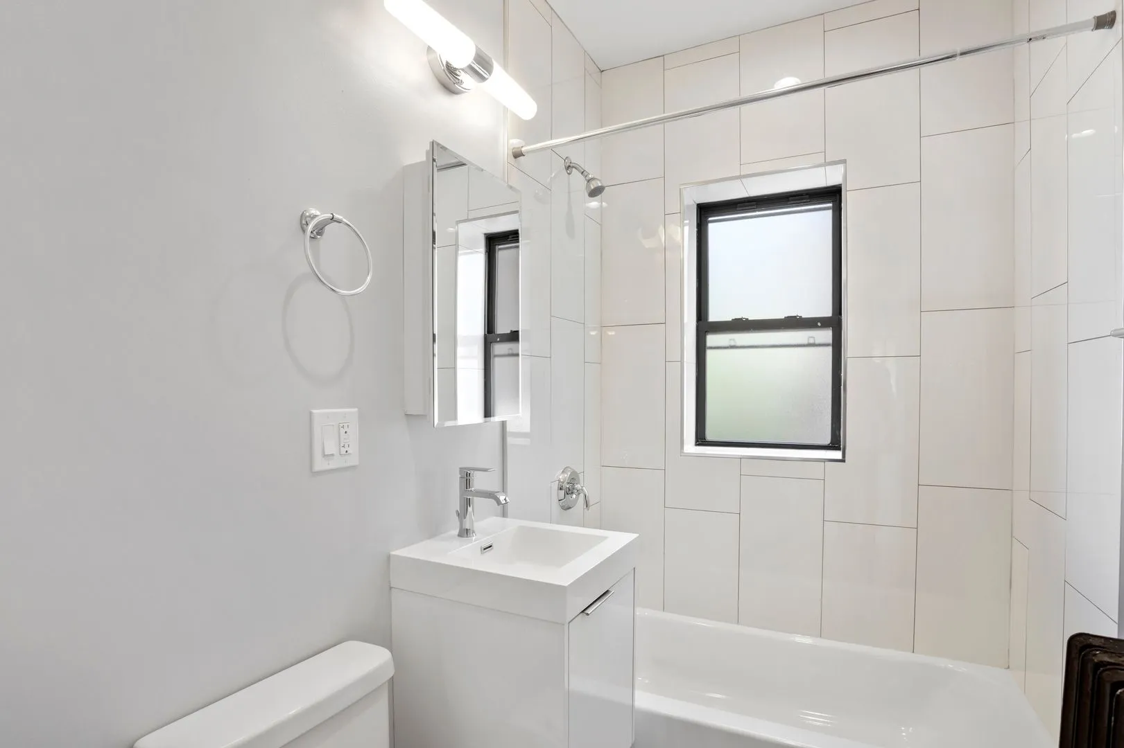 7510 N Eastlake Terrace, ,  60626, USA 60626-unit#2E-Chicago-IL