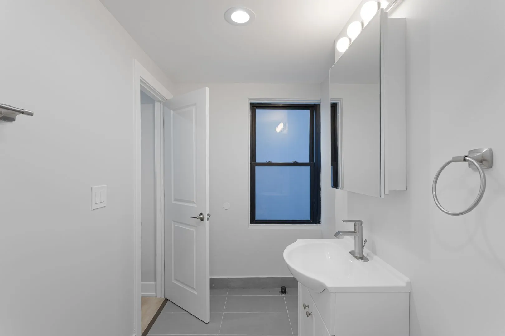 6026 N Winthrop Ave, ,  60660, USA 60660-unit#3B-Chicago-IL