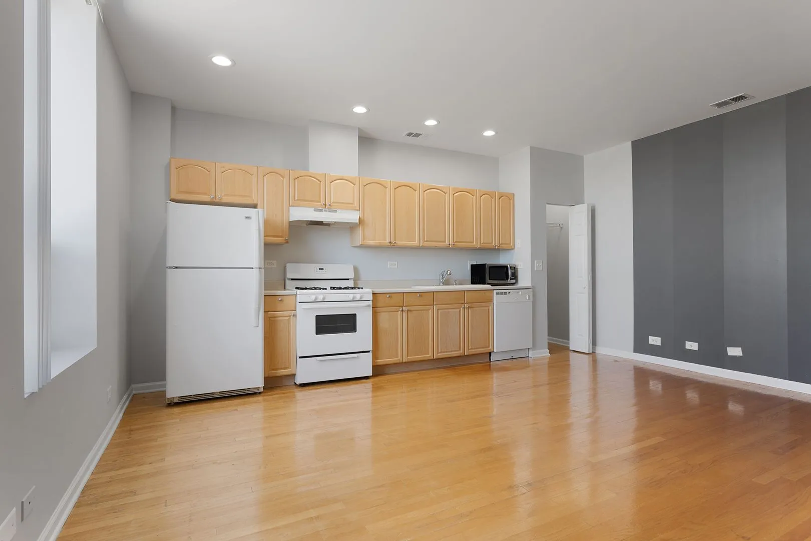 2451 W Howard St, ,  60645, USA 60645-unit#605-Chicago-IL