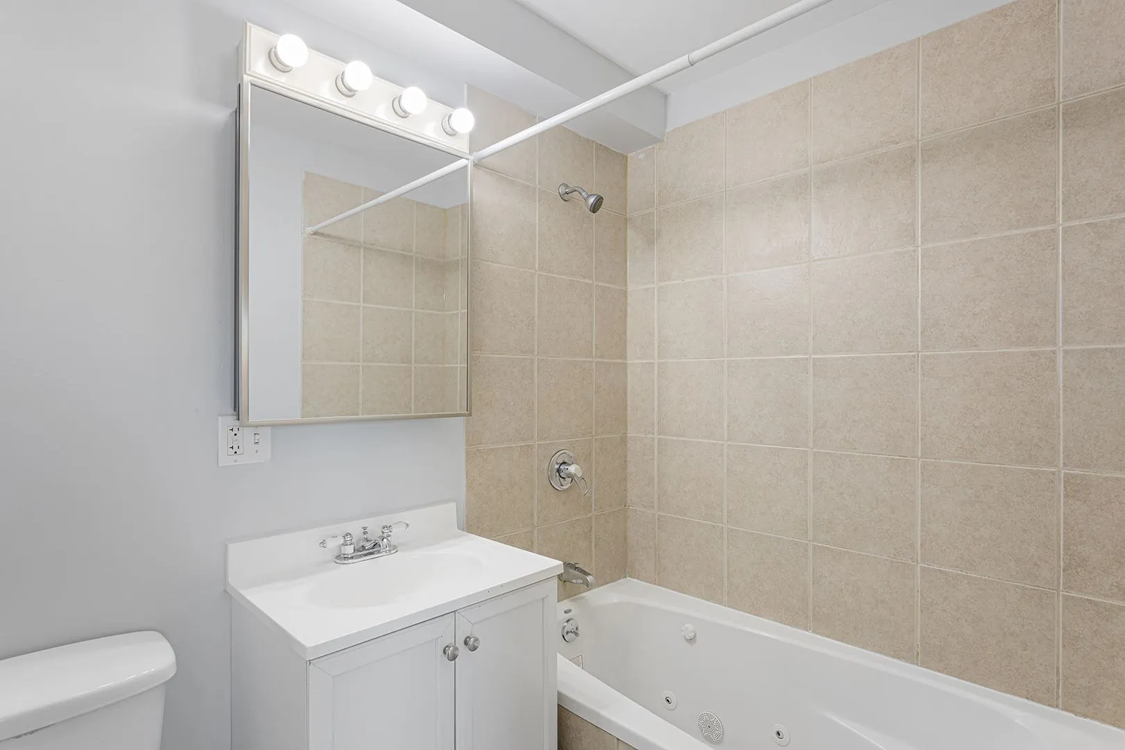 7616 N Marshfield Ave, ,  60626, USA 60626-unit#306-Chicago-IL