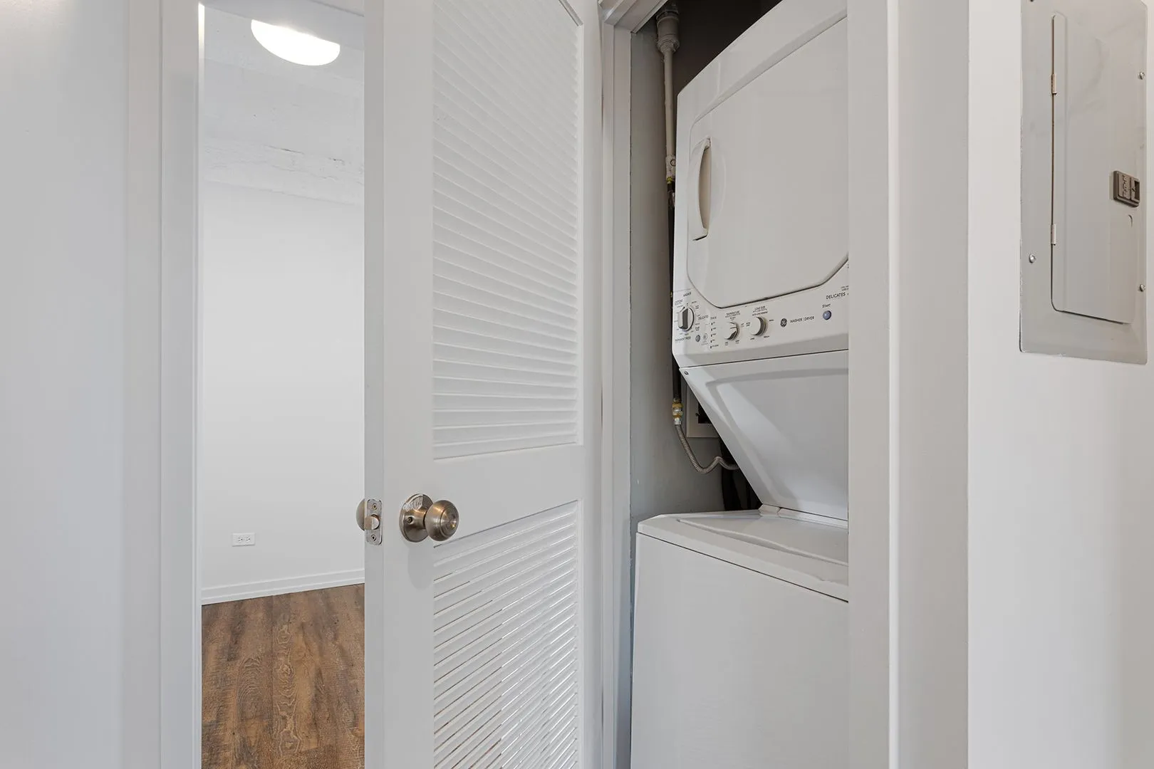 5718 N Winthrop Ave, , 60660, USA 60660-unit#402-Chicago-IL