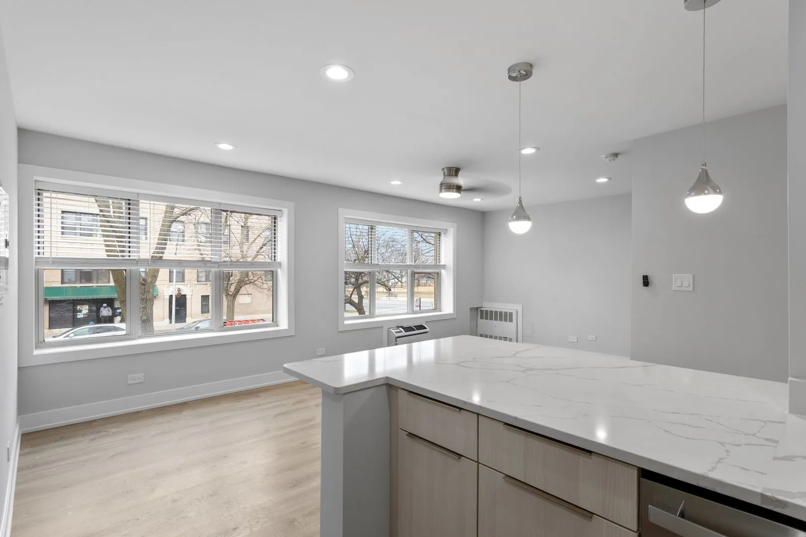 1303 W Estes Ave, , 60626, USA 60626-unit#2E-Chicago-IL