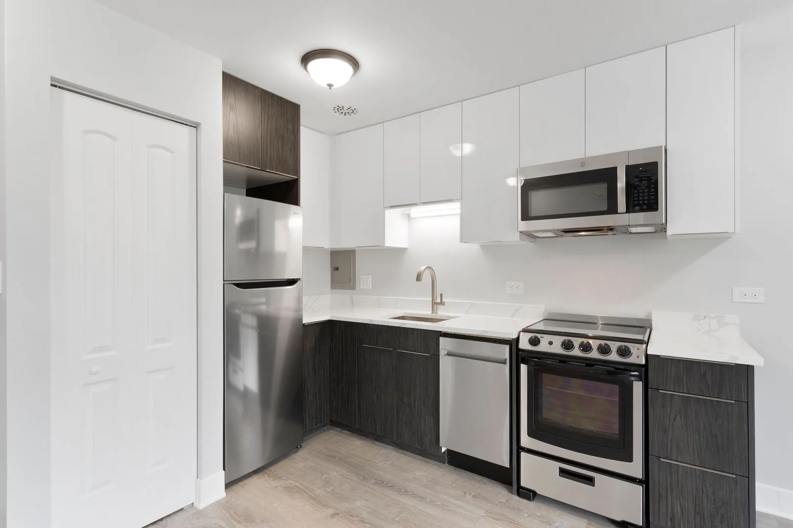 6001 N Kenmore Ave, , 60660, USA 60660-unit#303-Chicago-IL