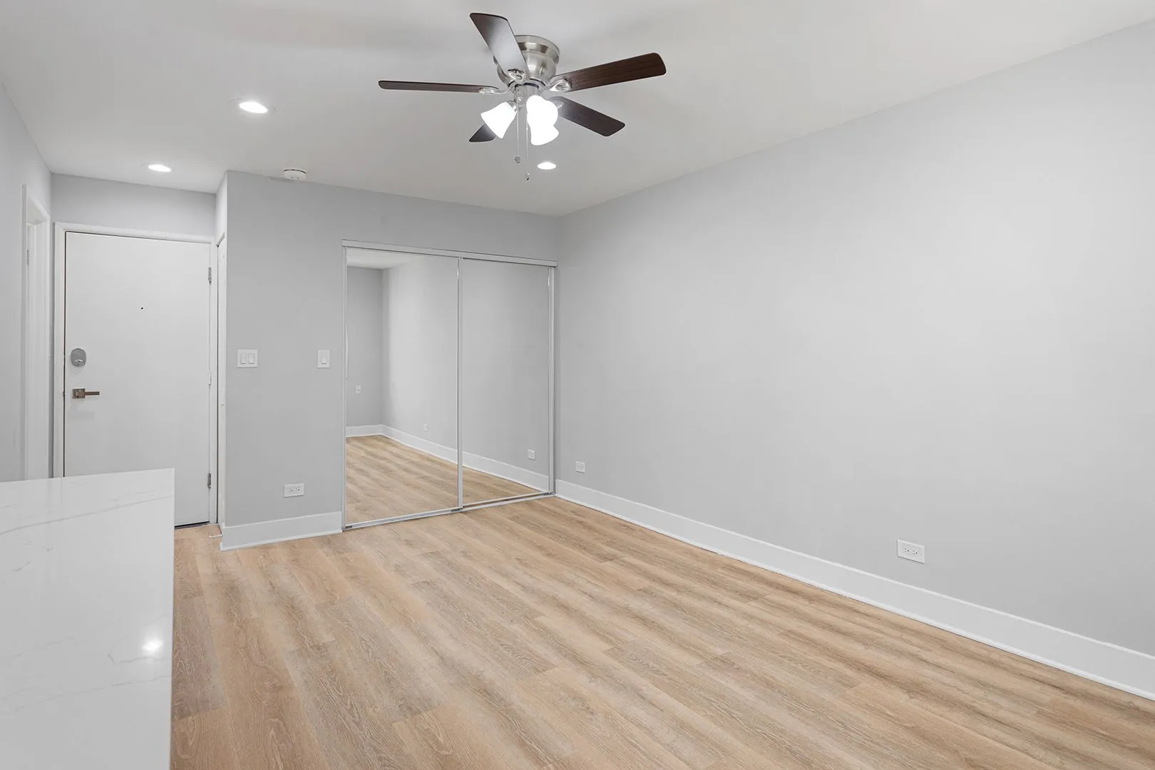 5534 N Kenmore Ave, ,  60640, USA 60640-unit#206-Chicago-IL