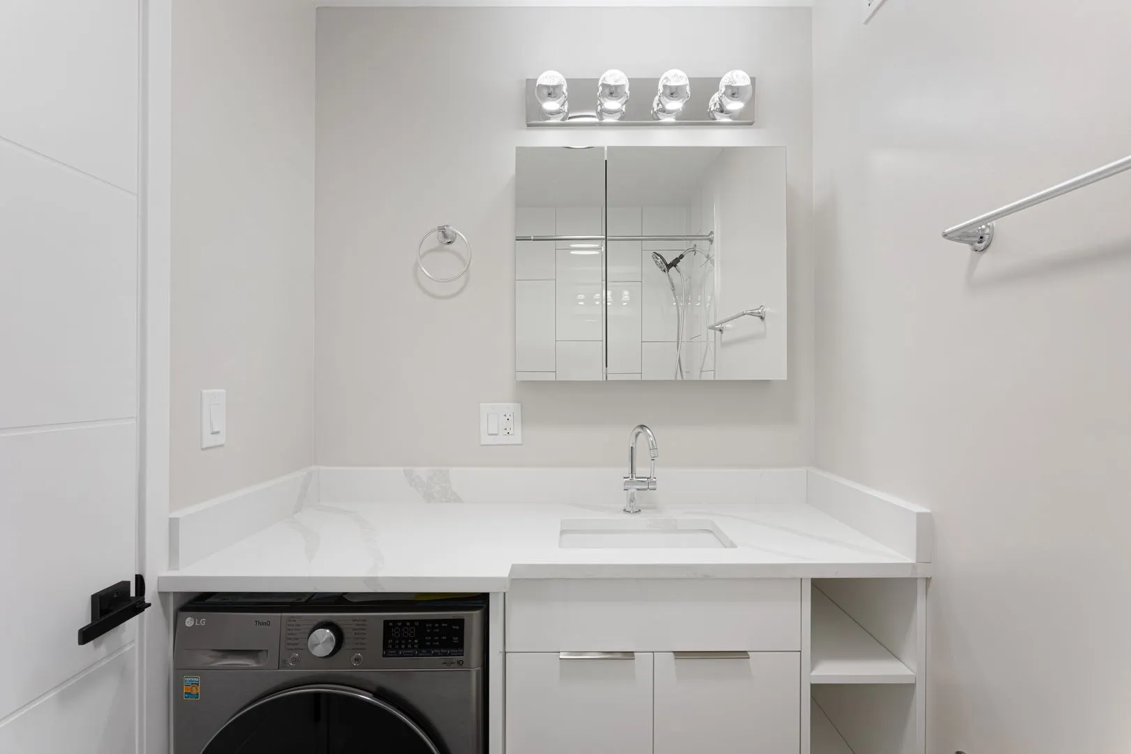 6166 N Sheridan Rd, ,  60660, USA 60660-unit#18L-Chicago-IL