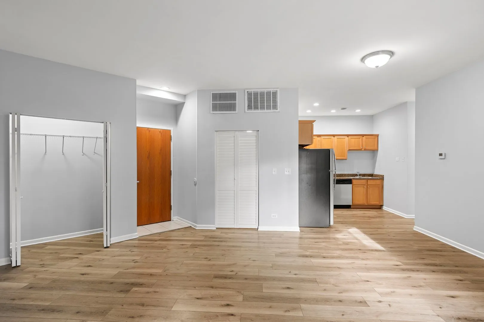 2451 W Howard St, , 60645, USA 60645-unit#106-Chicago-IL