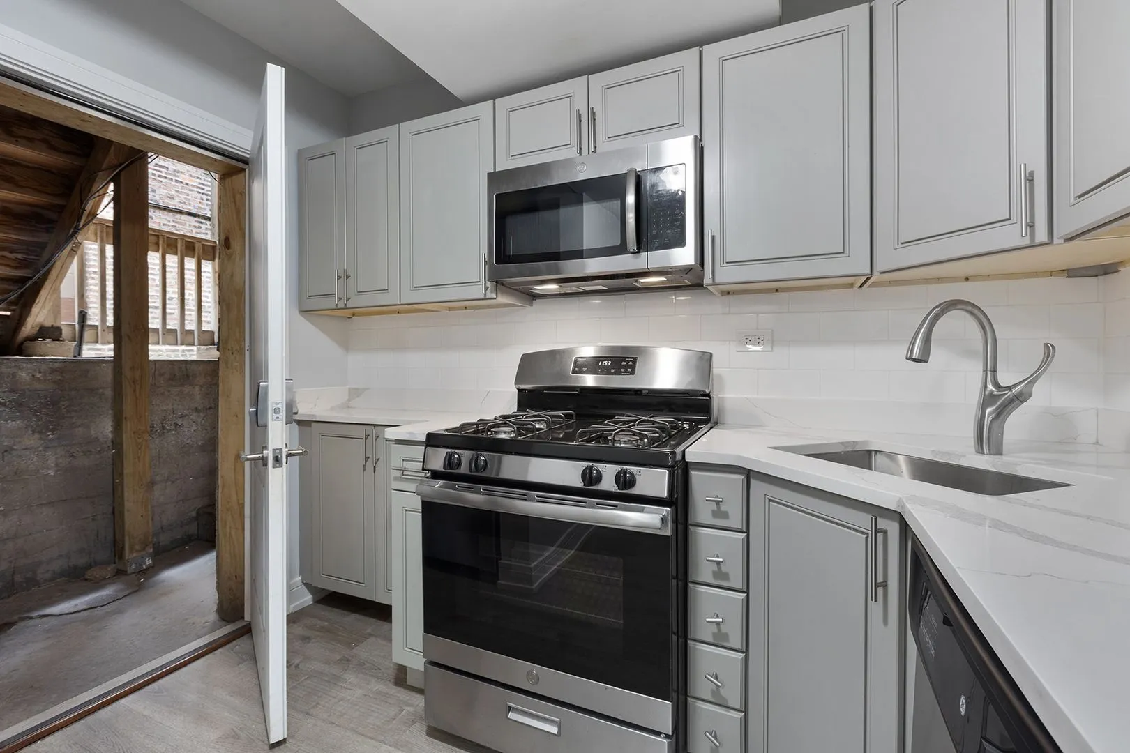 6110 N Winthrop Ave, , 60660, USA 60660-unit#G-Chicago-IL