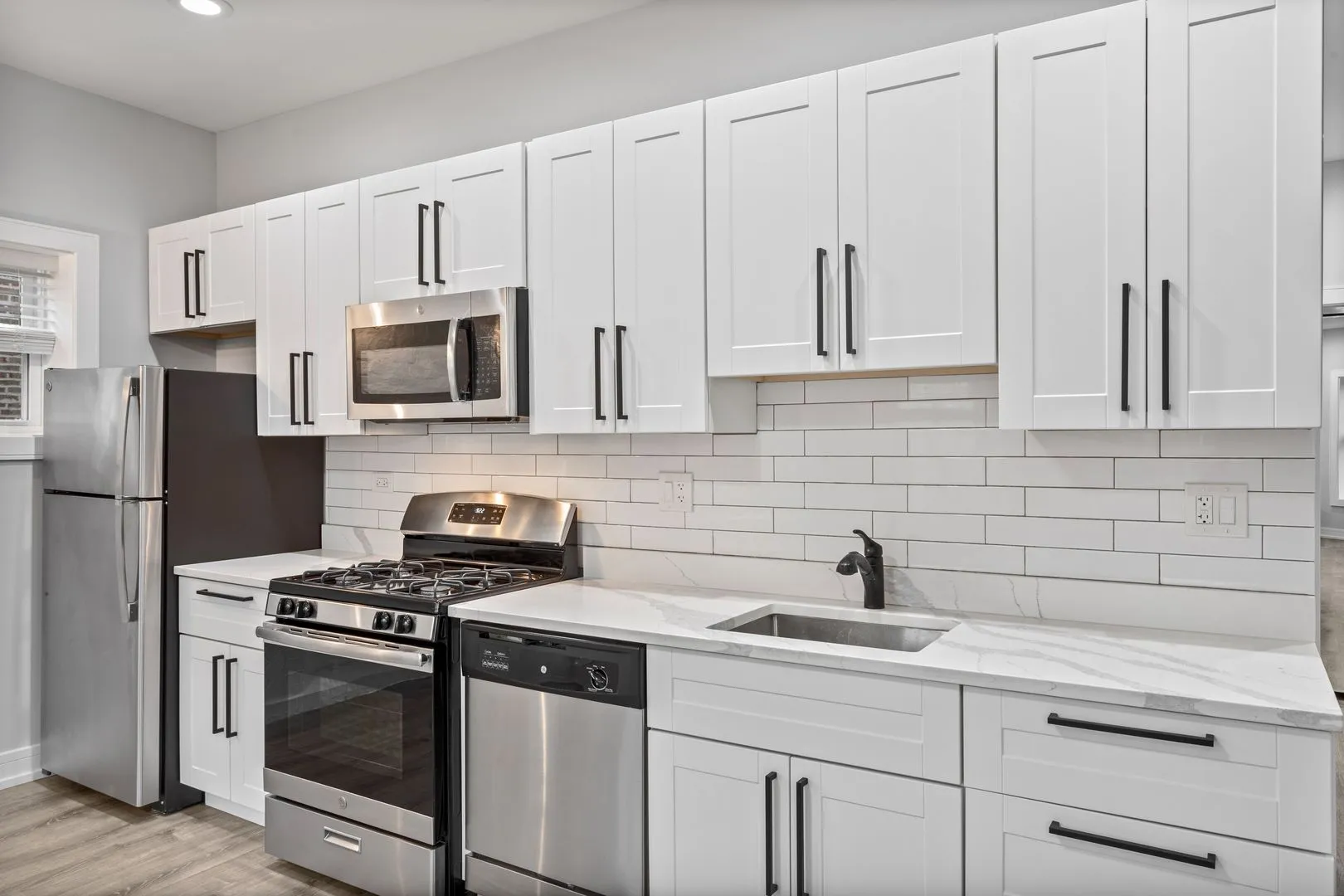 1055 W Glenlake Ave, ,  60660, USA 60660-unit#2-Chicago-IL
