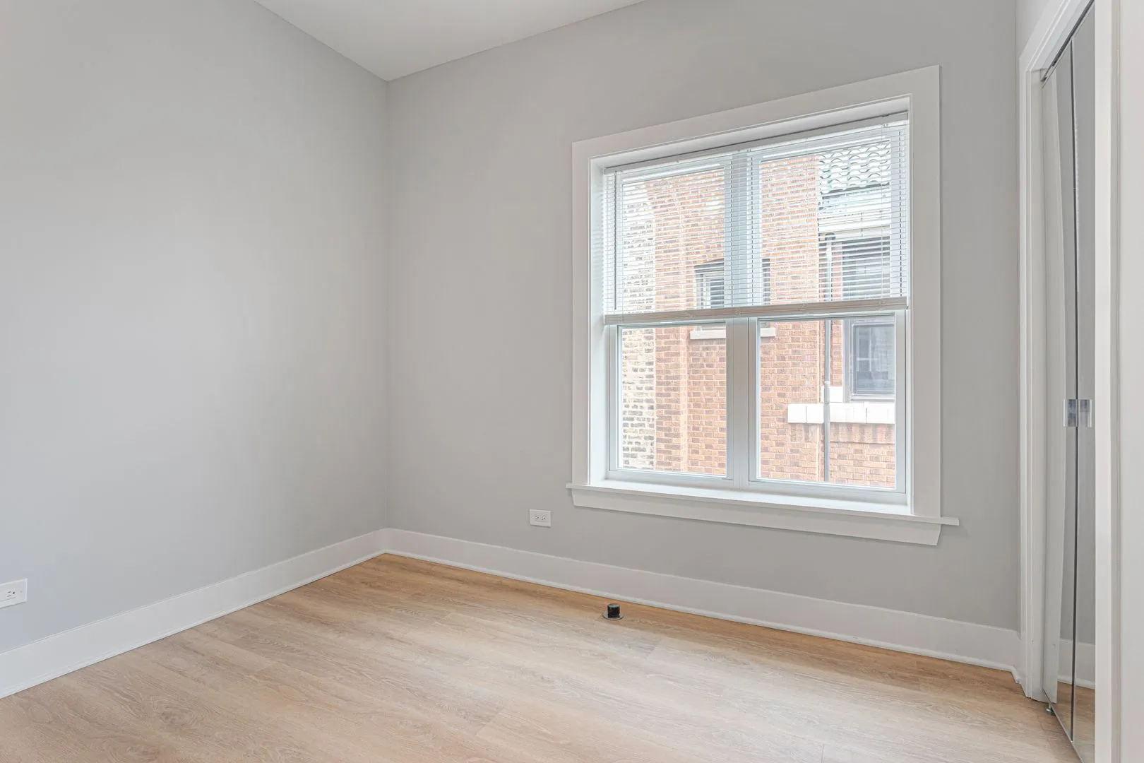 7600 N Sheridan Rd, ,  60626, USA 60626-unit#301-Chicago-IL