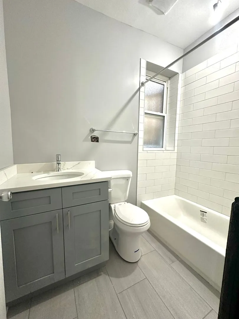 1251 W Rosemont Ave, ,  60660, USA 60660-unit#2ND FLOOR-Chicago-IL