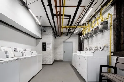 1062 W Glenlake Ave 2nd floor, , 60660, USA 60660-Chicago-IL