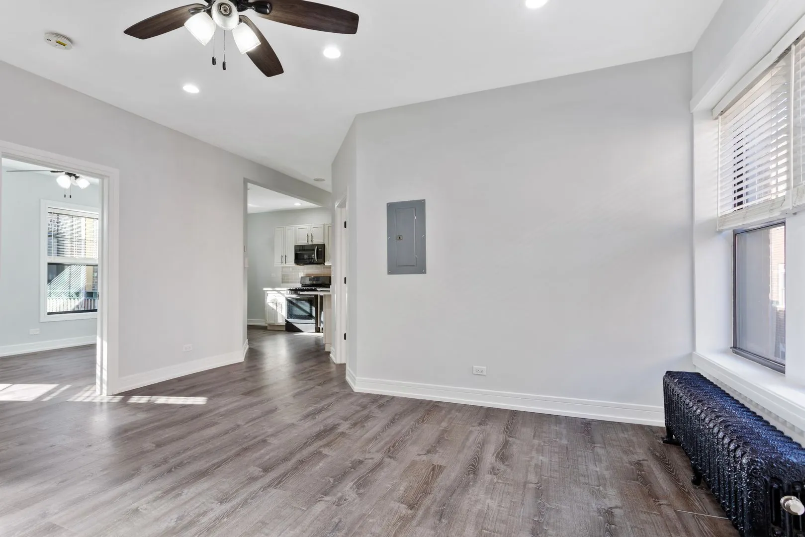 6109 N Winthrop Ave, , 60660, USA 60660-unit#3RD FLOOR-Chicago-IL