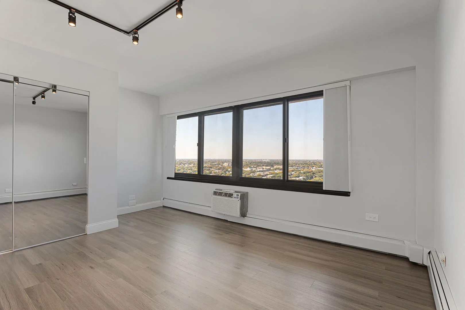 6166 N Sheridan Rd, ,  60660, USA 60660-unit#24L-Chicago-IL