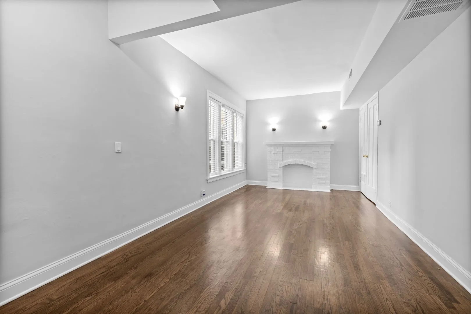 1106 W Glenlake Ave, ,  60660, USA 60660-unit#1ST FLOOR-Chicago-IL