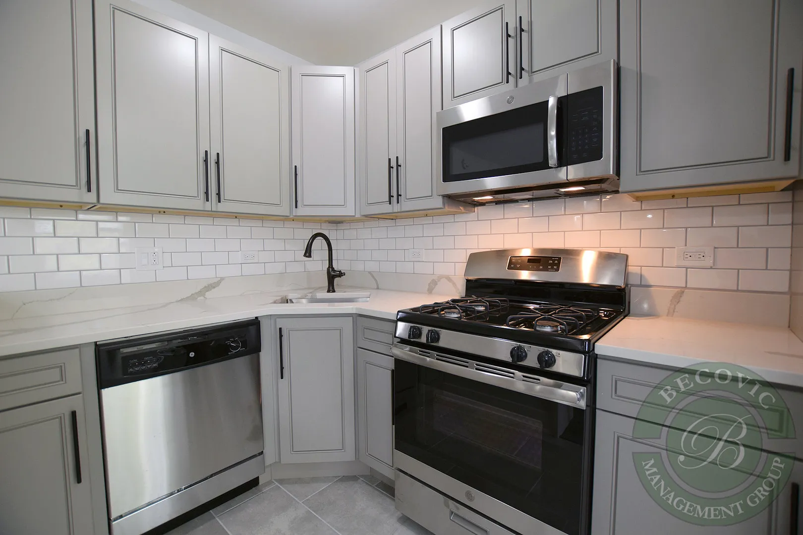 1521 W Sherwin Ave, , 60626, USA 60626-unit#402-Chicago-IL