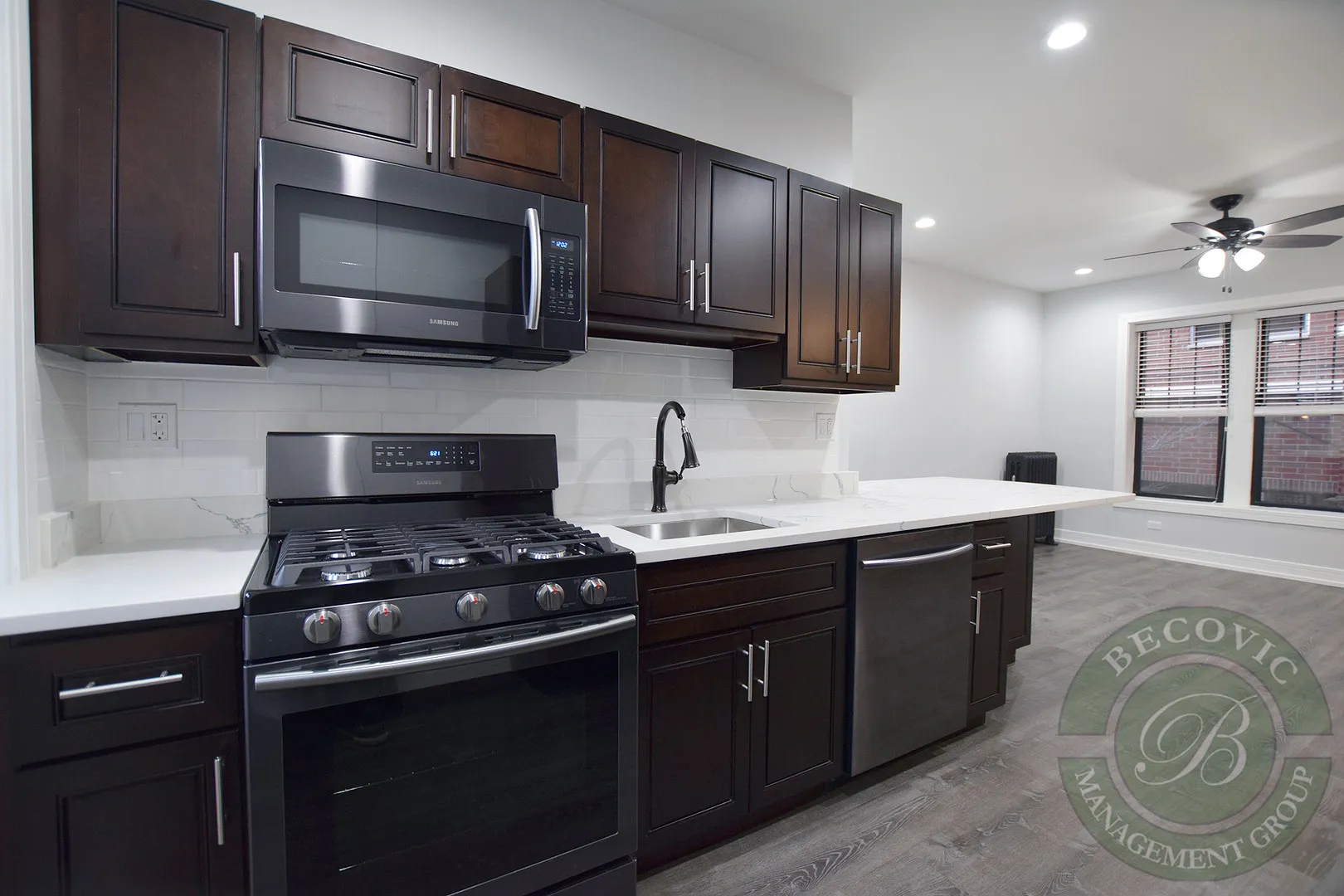 6111 N Winthrop Ave, ,  60660, USA 60660-unit#1ST FLOOR-Chicago-IL