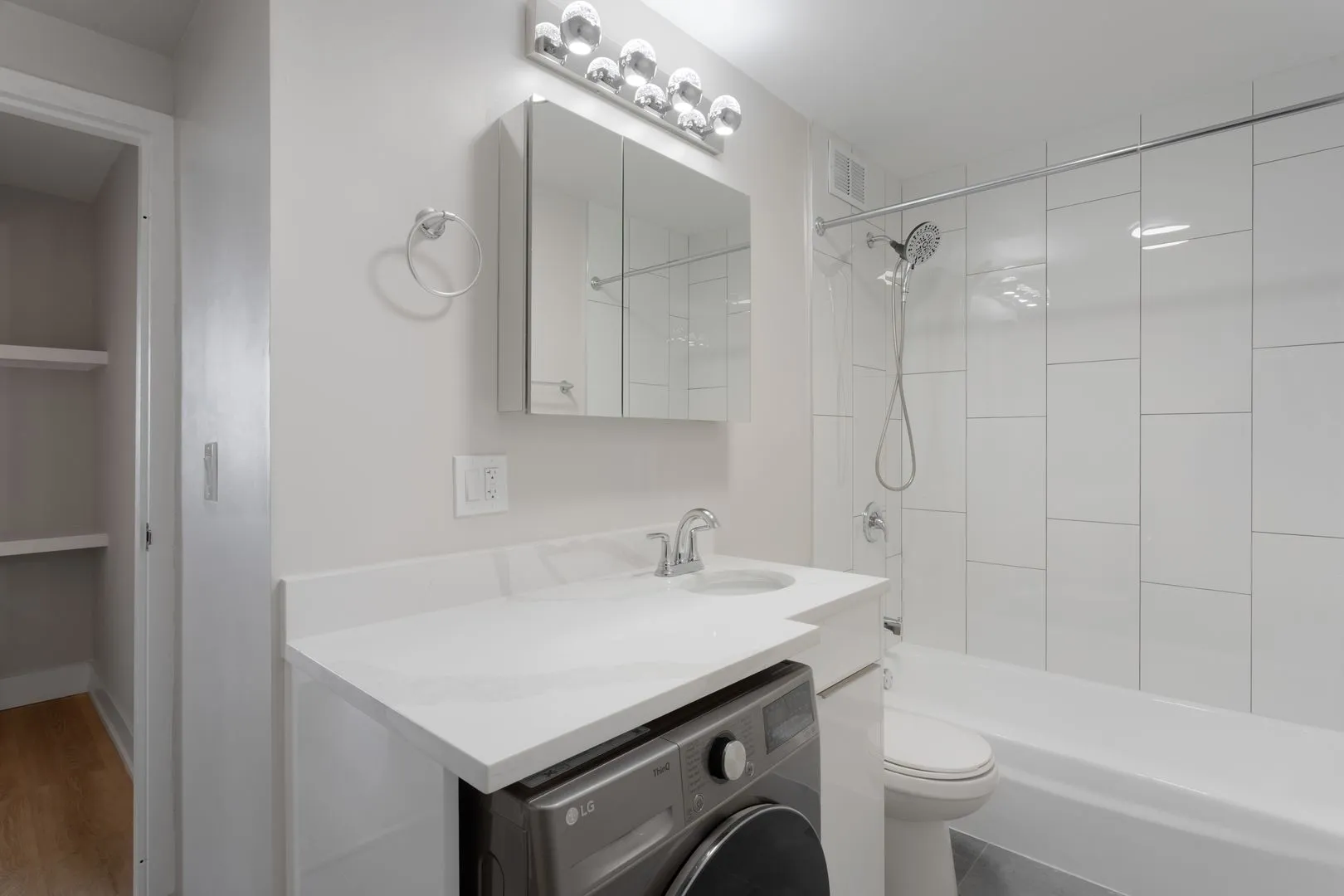 6166 N Sheridan Rd, ,  60660, USA 60660-unit#8C-Chicago-IL
