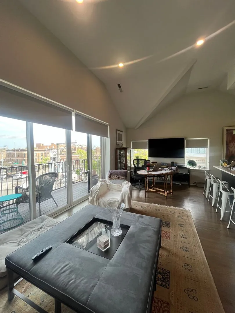 1418 W Addison St, ,  60613, USA 60613-unit#401-Chicago-IL