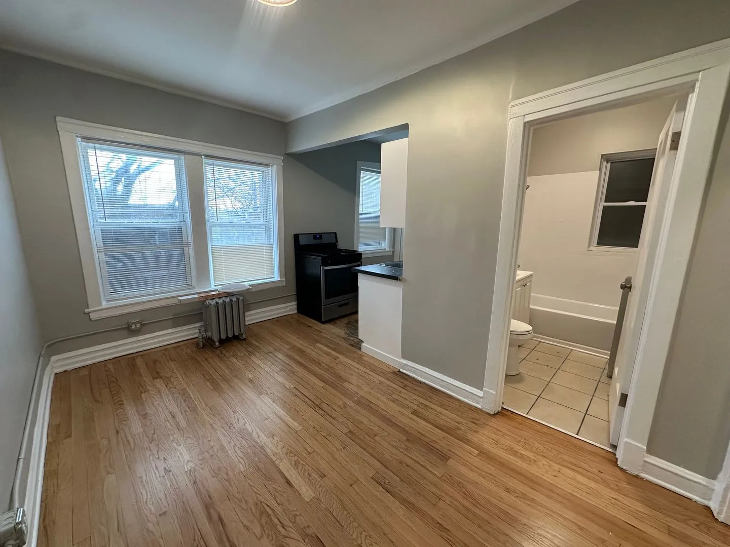 4902 N St Louis Ave, ,  60625, USA 60625-unit#2E-Chicago-IL