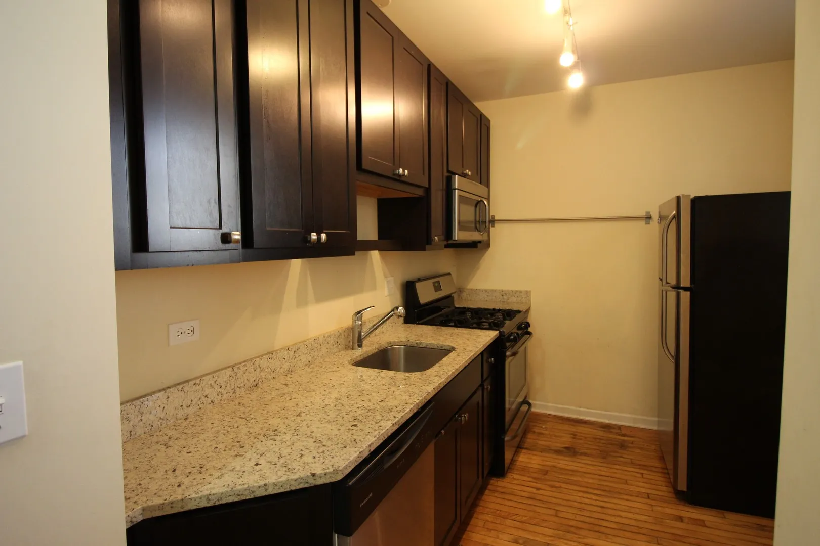 4750 N Sacramento Ave, ,  60625, USA 60625-unit#2W-Chicago-IL